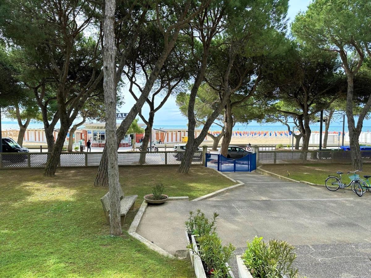 Blu Residence Lignano Sabbiadoro Exterior foto